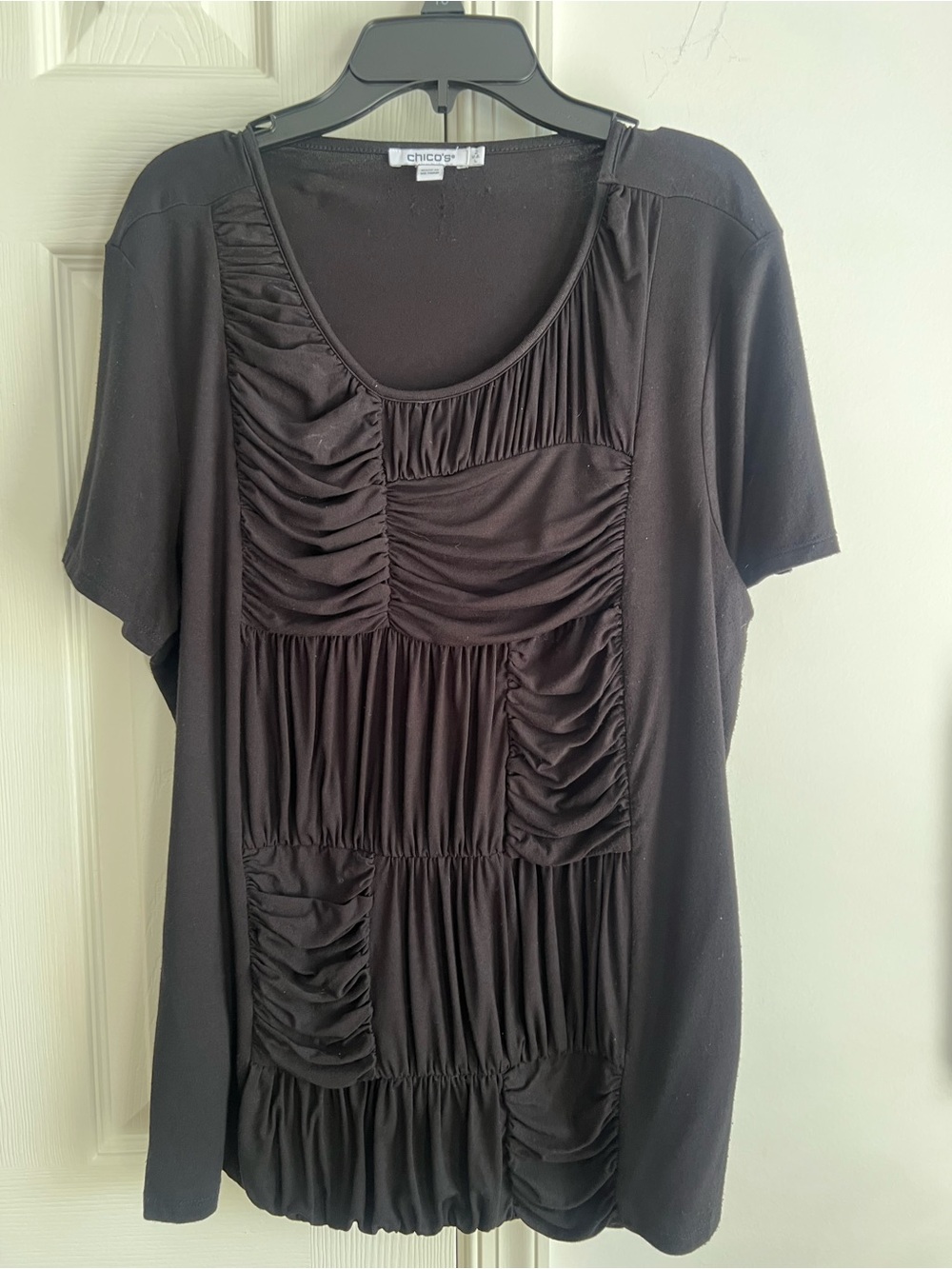 Chico's Black Ruched Front Scoop Neck Top L